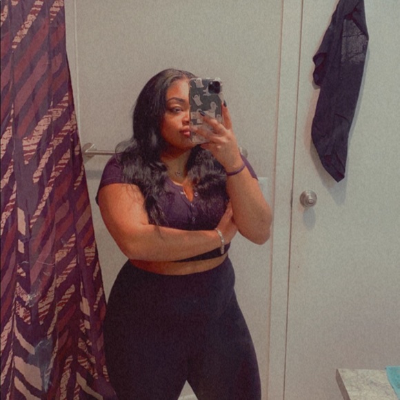 Meet your Posher, Raysana - Picture 1 of 1